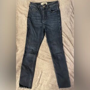 Size 7R, Hollister, Curvy Highwaisted Jeans